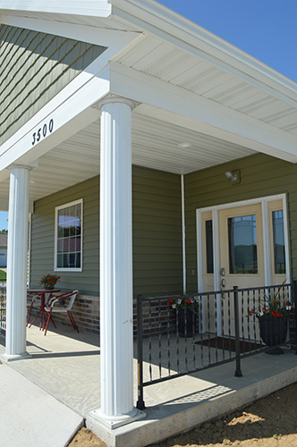 Exterior view of Pinnacle Memory Care home